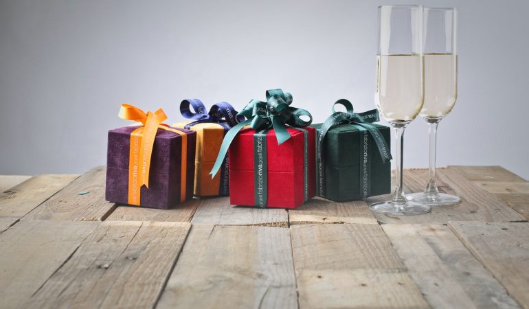 Firmagaver spreder god stemning på arbejdspladsen