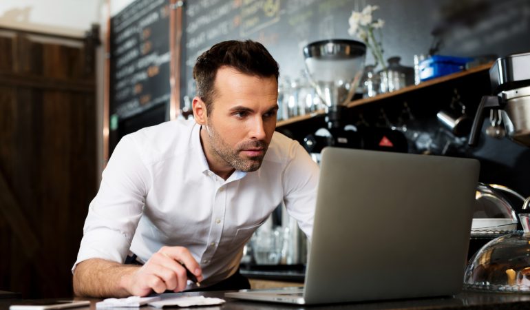 Sådan kan du spare penge under opstarten af din restaurant