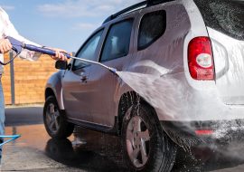 Forvasken er vigtig ved hjemmevask af bil